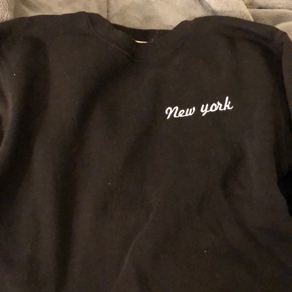 brandy Melville crop sweatshirt - Picture 1 of 3